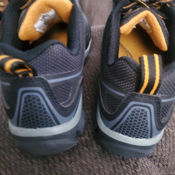 Dewalt Aluminum Toe Work Shoes - Picture 7 of 8